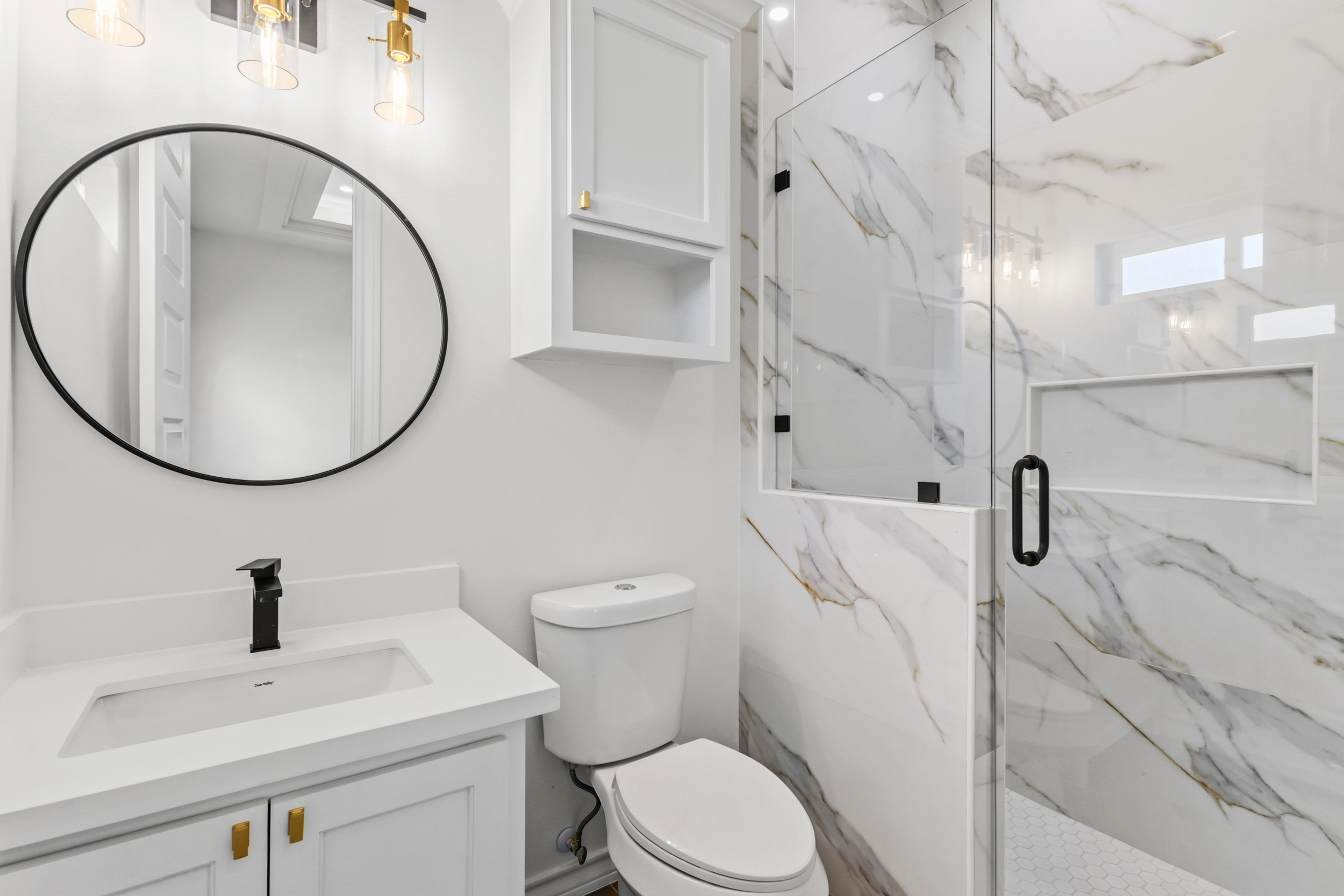 Mini Master Restroom